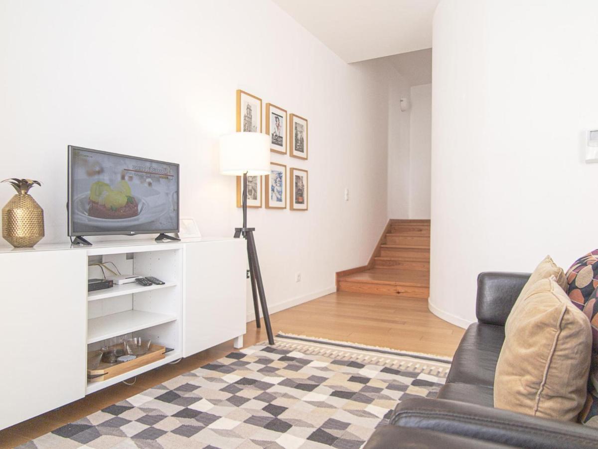 Baixa chiado 2 bedroom duplex apt with elevator Lisboa Exterior foto